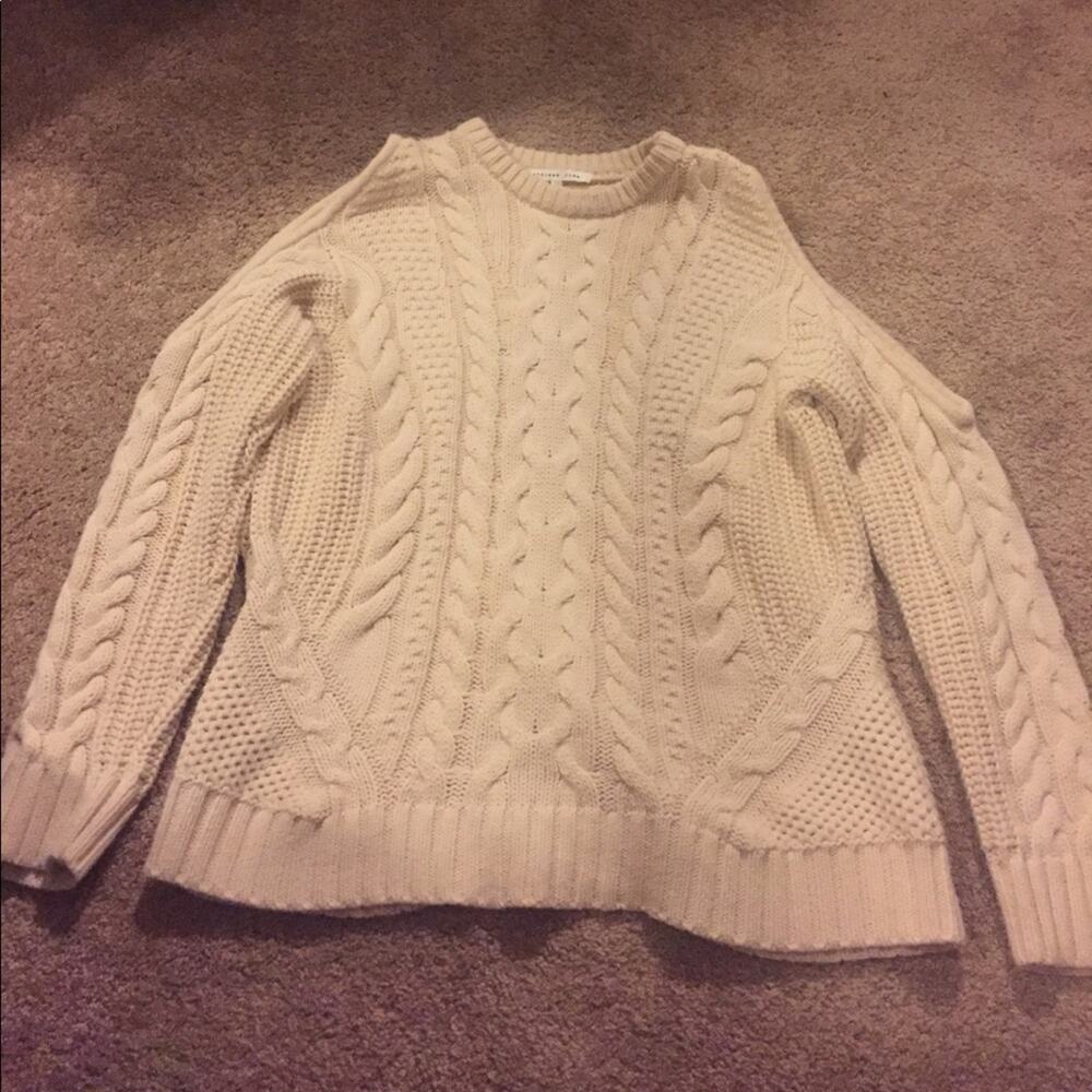 Open Shoulder Cable Knit‎ Sweater